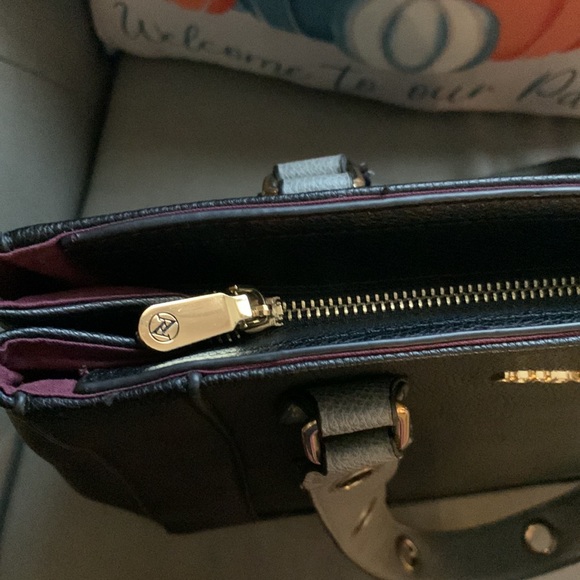 Adrienne Vittadini Bag - Picture 8 of 13